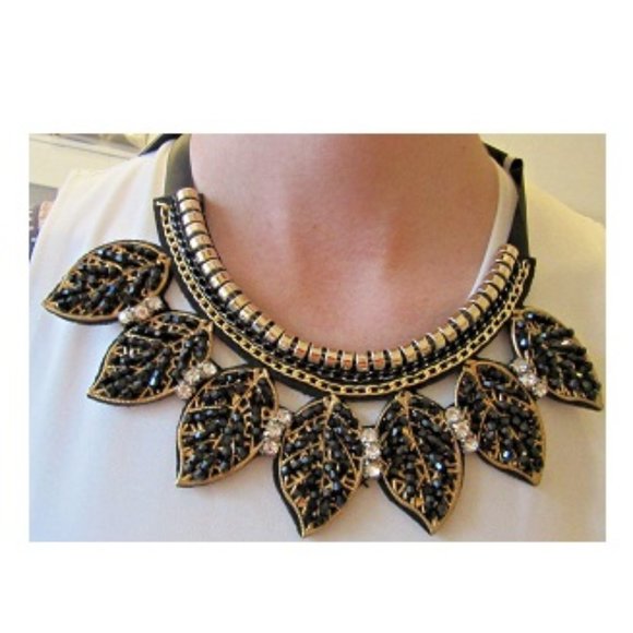 Vintage Black and White Dress with Attached Necklace by Quiz UK 8 = US Size 4 - Picture 2 of 10